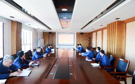 標題：華德牧草公司召開深入貫徹中央八項規(guī)定精神學(xué)習(xí)教育動員部署會暨2025年全面從嚴治黨工作會議
瀏覽次數(shù)：1214
發(fā)表時間：2025-04-07